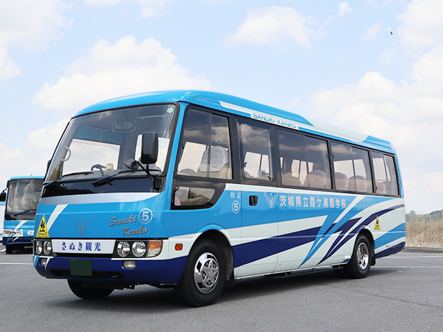 龍ケ崎市で運行する佐貫タクシーの送迎バス